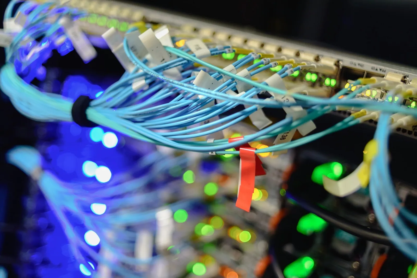 working servers in data center 2021 08 31 16 41 46 utc min